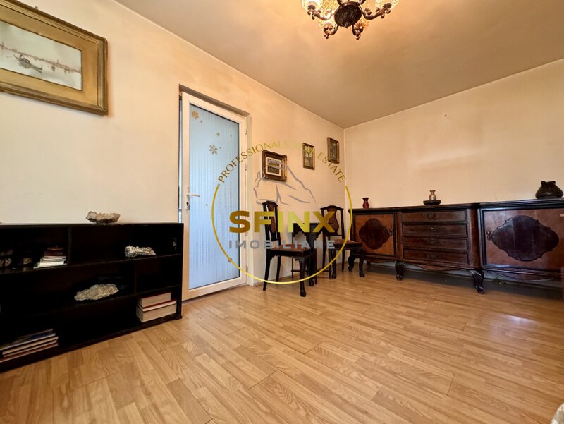 Iancului, 2 camere decomandat, logie 9.4 mp, 1979.