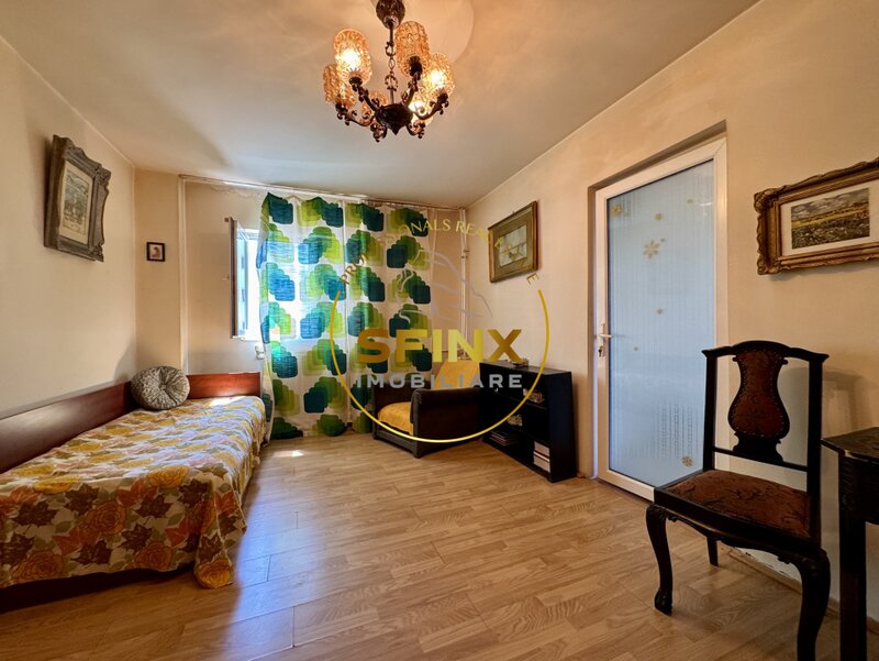 Iancului, 2 camere decomandat, logie 9.4 mp, 1979.