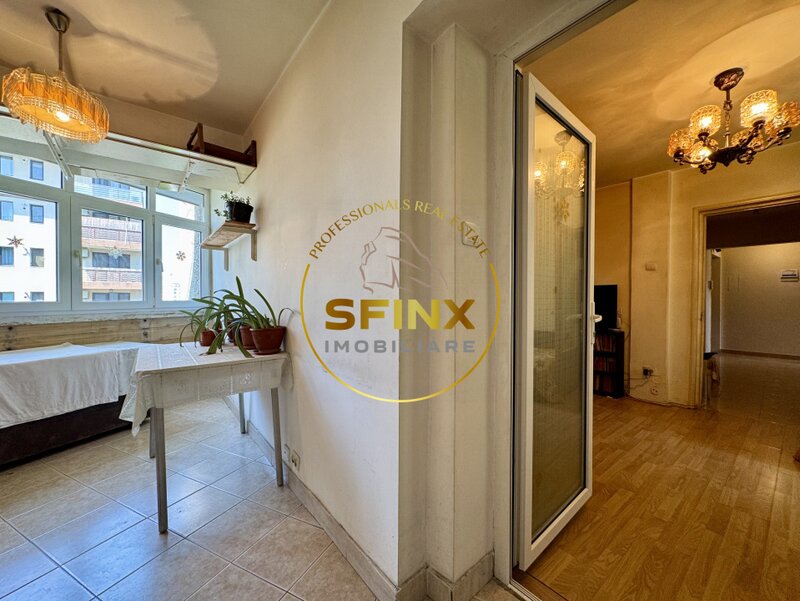 Iancului, 2 camere decomandat, logie 9.4 mp, 1979.