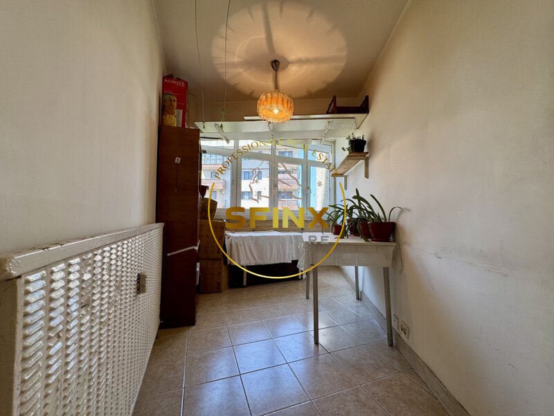 Iancului, 2 camere decomandat, logie 9.4 mp, 1979.